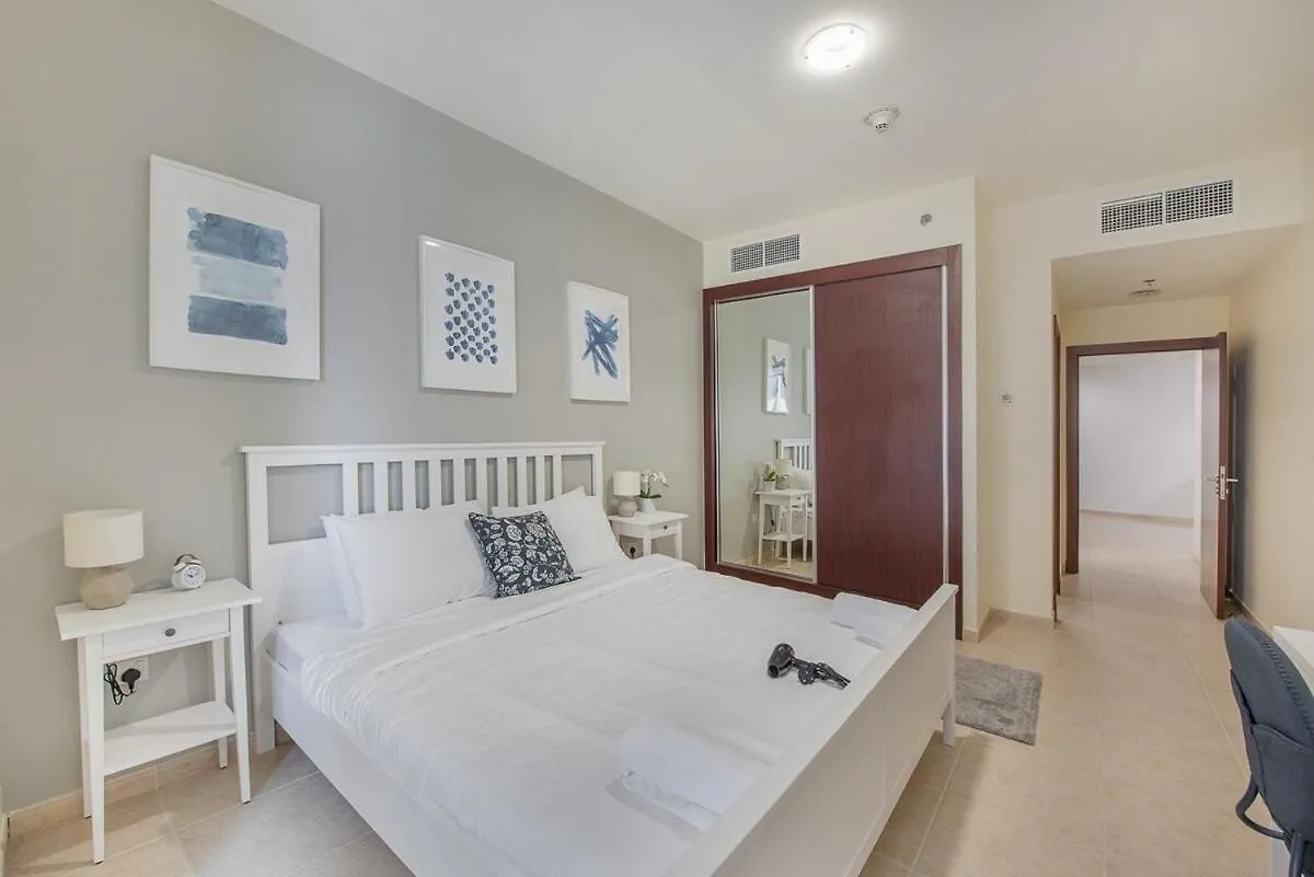 Spacious 1-Bedroom At Elite Tower In Dubai Marina, Near To To Beach Holiday home